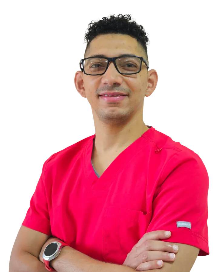 Dr. Simeón Fresa, dueño de la Clínica Dr. Fresa en David, Chiriquí